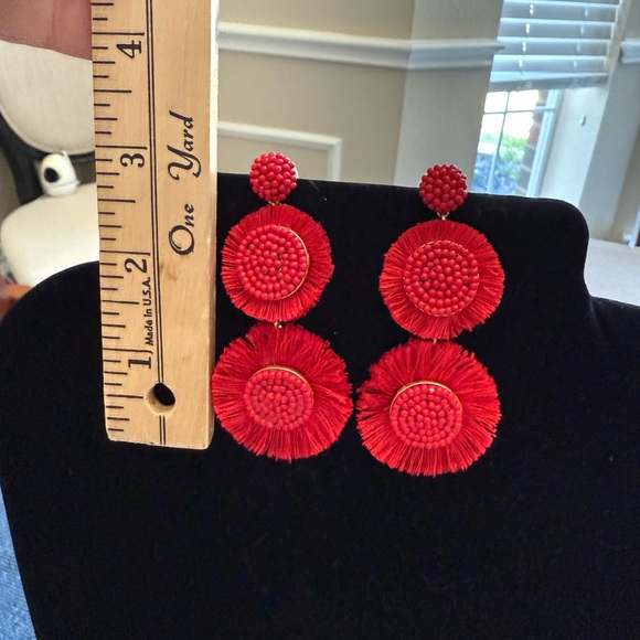Elegant Red Tassel Earrings - Picture 2 of 3